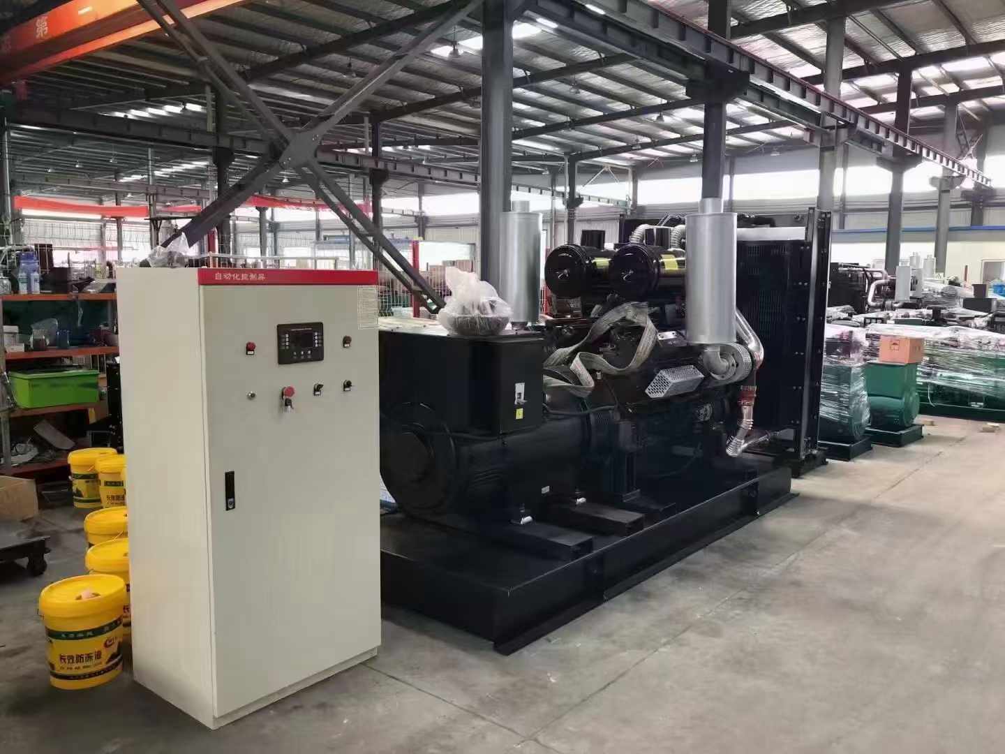 平房柴油发电机运行时的噪音和振动水平如何?